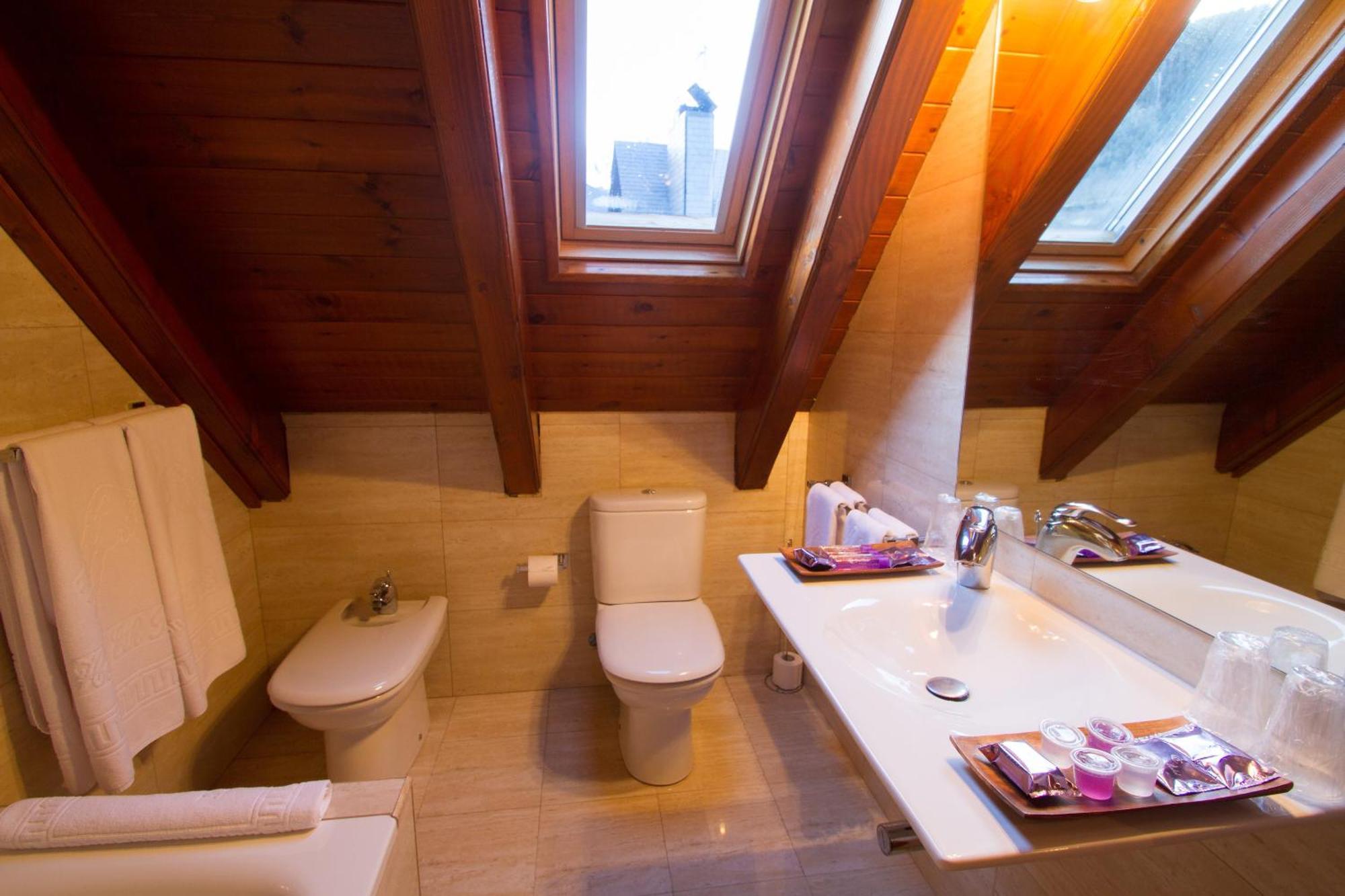Gran Chalet Hotel & Petit Spa ビエルハ エクステリア 写真